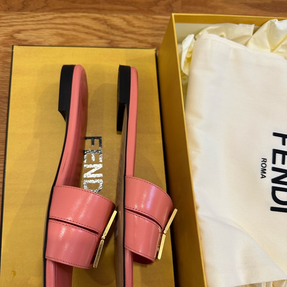 Fendi Coral and Gold Slide Sandals - Picture 4 of 7